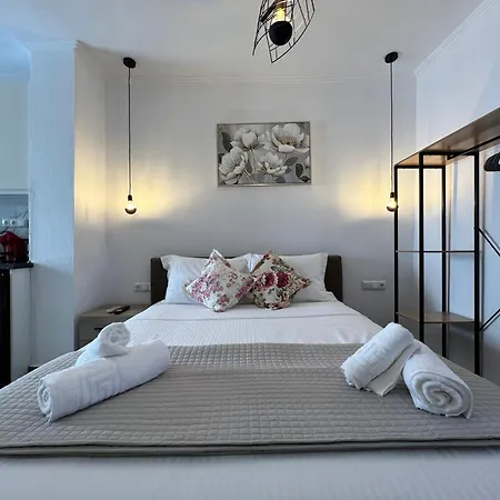 Noemi * Πρίνος